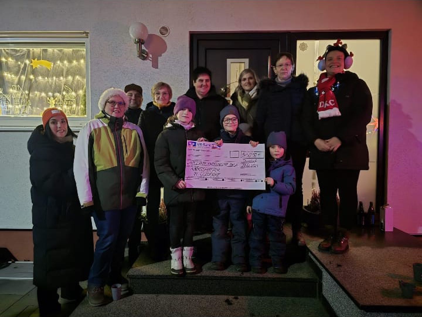 Spende 1450,00 Euro / Adventsfenster in Dorndorf